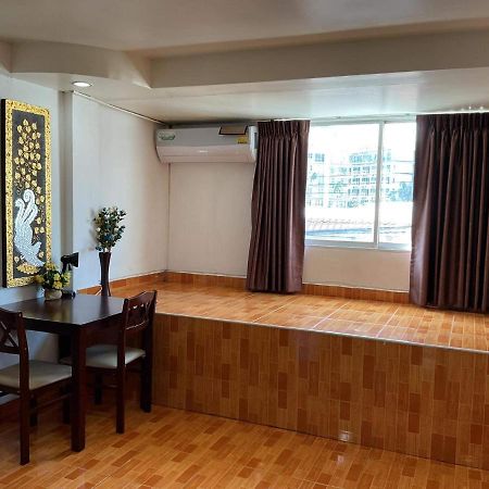 Zappa Guesthouse Pattaya Bagian luar foto