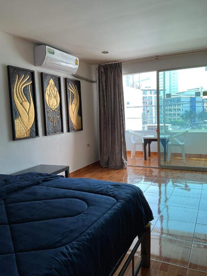 Zappa Guesthouse Pattaya Bagian luar foto