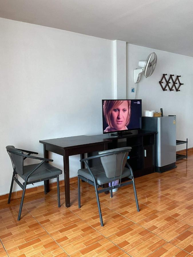 Zappa Guesthouse Pattaya Bagian luar foto