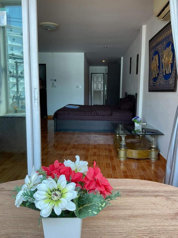 Zappa Guesthouse Pattaya Bagian luar foto