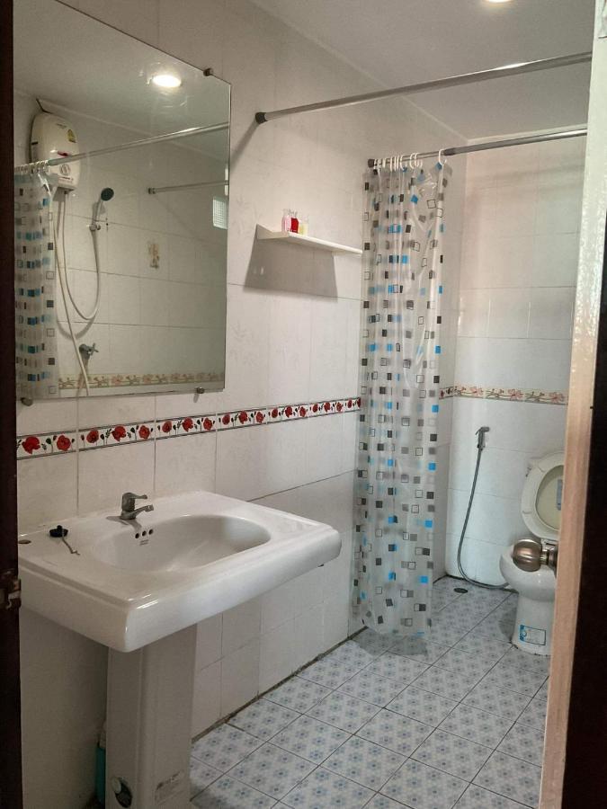 Zappa Guesthouse Pattaya Bagian luar foto