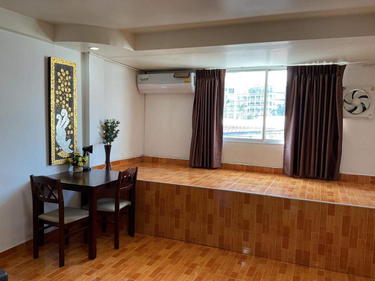 Zappa Guesthouse Pattaya Bagian luar foto