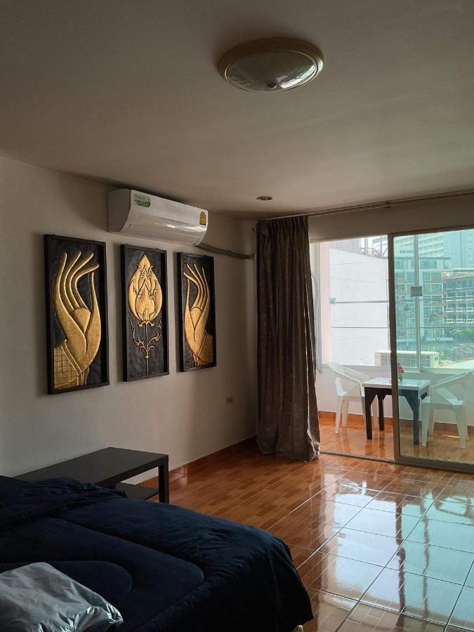 Zappa Guesthouse Pattaya Bagian luar foto